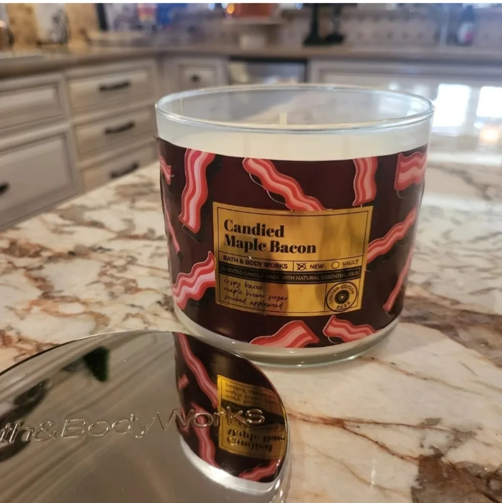NEW Bath & Body Works Candied Maple Bacon Brown Sugar Applewood Candle🥓